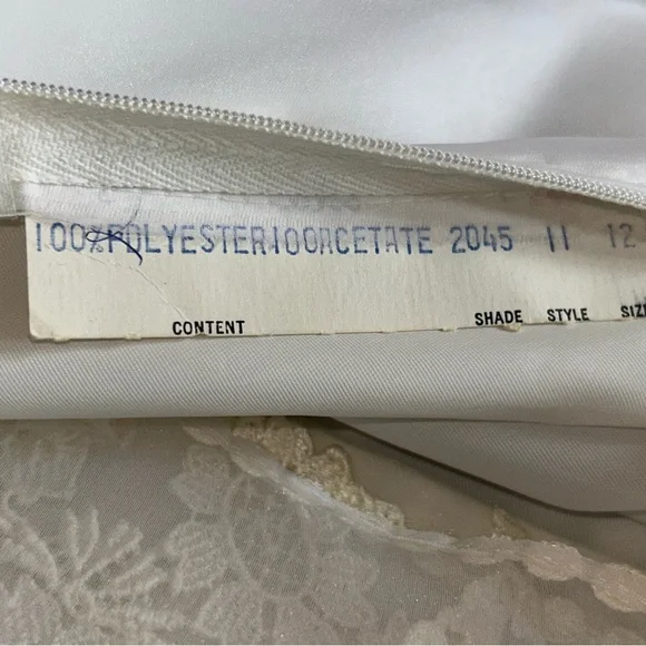 Vintage 1970s Romantic Empire Waist Union Made  White Wedding Gown Size 12 Boho - Picture 15 of 16